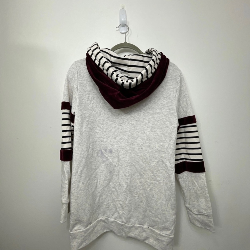 Used Women’s White Nora Madison Lucy Avenue Hoodie - Medium
